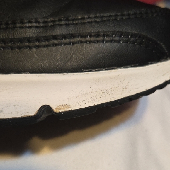 Nike Air Max Kids Black and White Sneakers - Picture 5 of 9